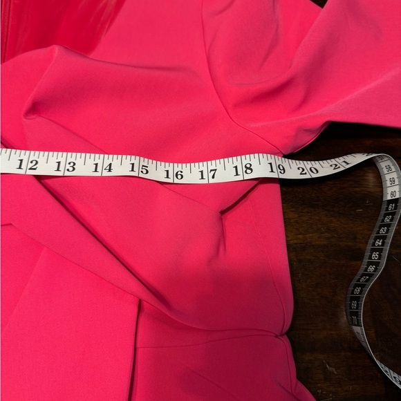 Trina Turk Suave Petal Pink Pleated Elegant Short Sleeve Sheath Dress Sz 14 - Picture 8 of 9